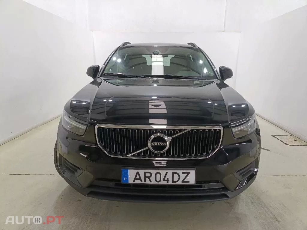 Volvo XC40 1.5 T2 Momentum Core