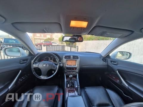 Lexus IS 220 d Base 11