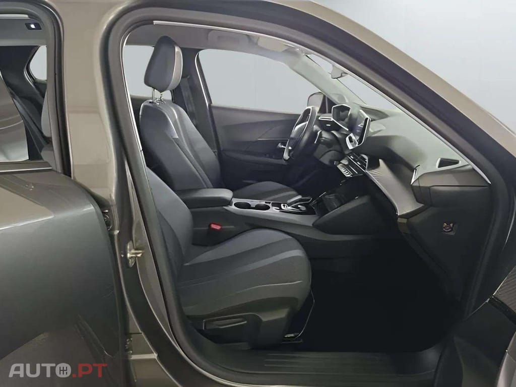 Peugeot 2008 1.5 BlueHDi Allure EAT8 