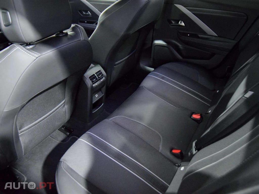 Opel Astra Sports Tourer 1.2 T Hybrid GS eDCT