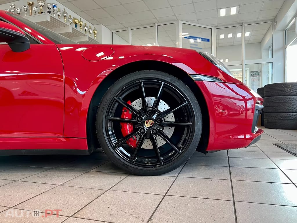 Porsche 911 Carrera 4 S