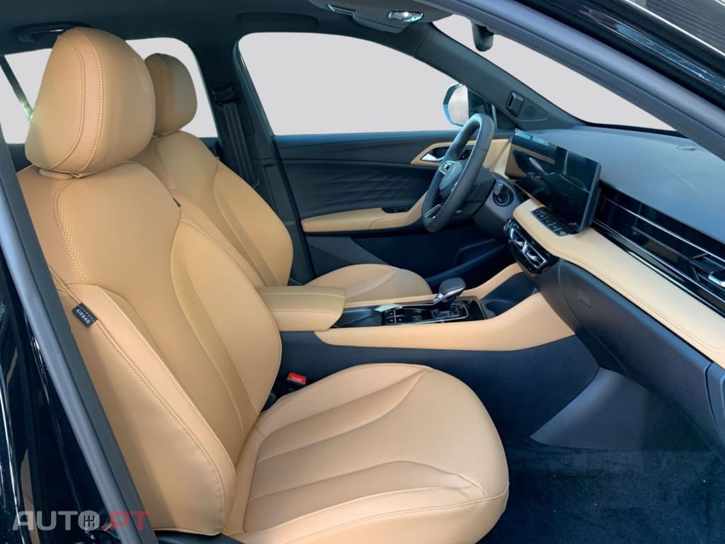 MG EHS PHEV Luxury  