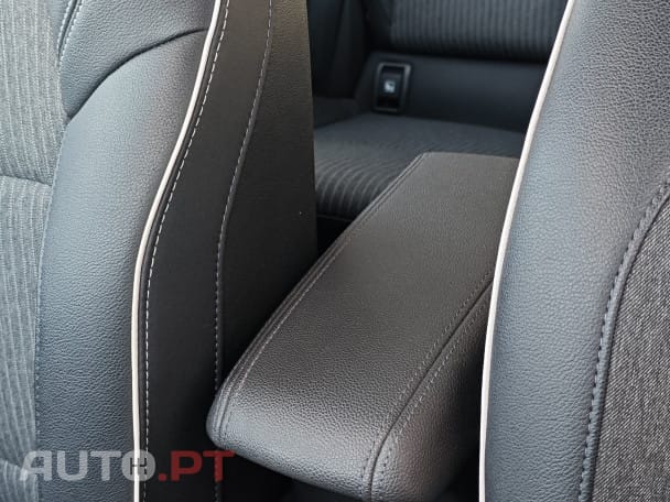 Renault Clio TCe 100 INTENS