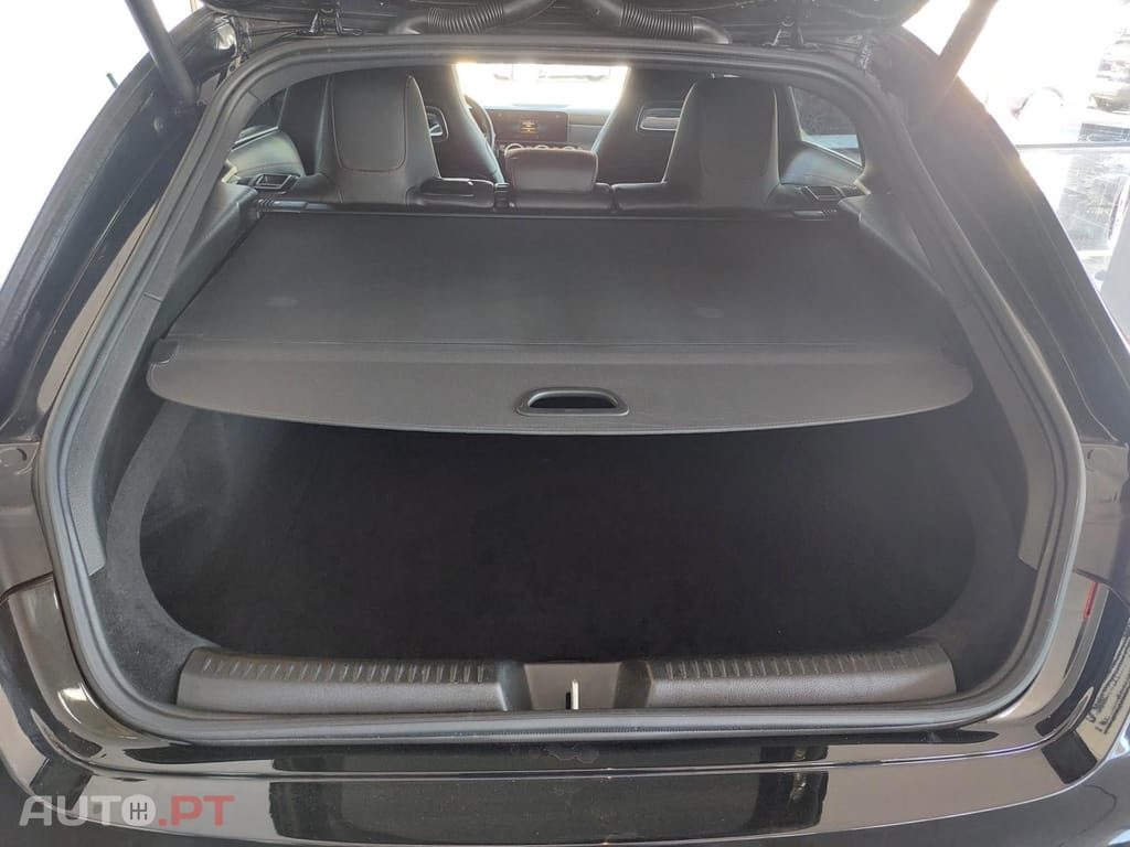 Mercedes-Benz CLA 200 Shooting Brake AMG Line Aut.