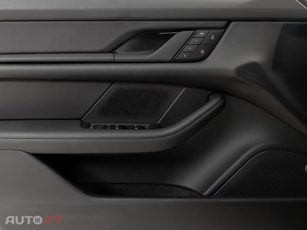 Porsche Taycan Bose