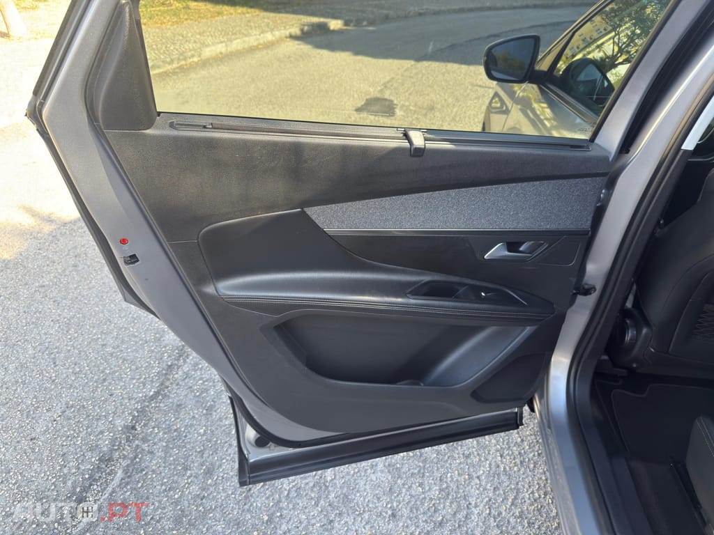 Peugeot 5008 1.5 BlueHDi Allure Pack EAT8