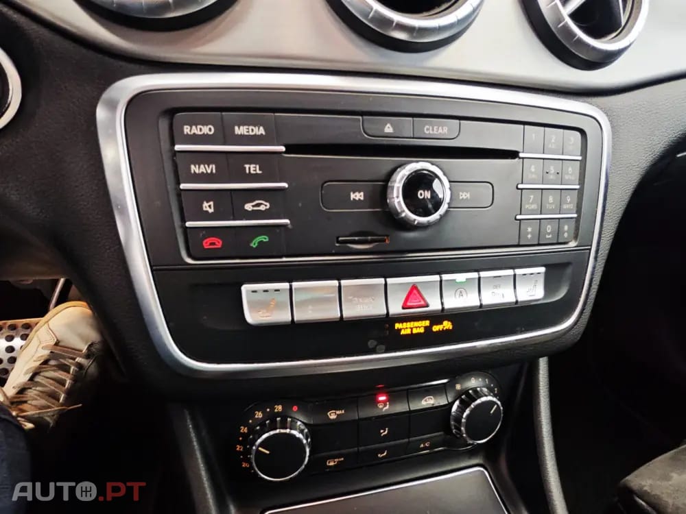 Mercedes-Benz CLA 180 7G-DCT AMG Line