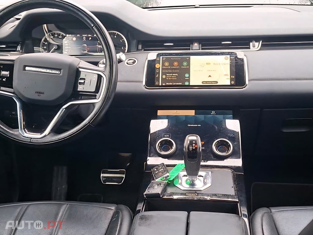 Land Rover Range Rover P300e R-Dynamic