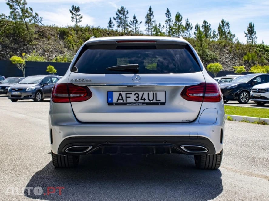Mercedes-Benz C 300 de AMG Line Night Edition Station