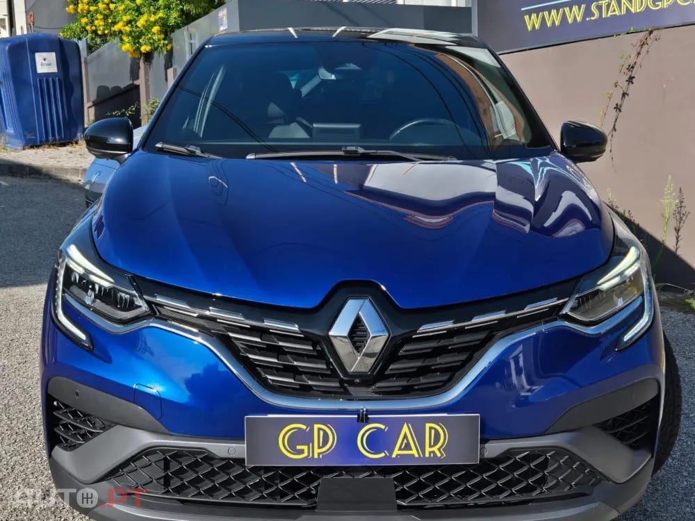 Renault Captur 1.6 R.S. LINE E-Tech Full Hybrid — fotografia 3