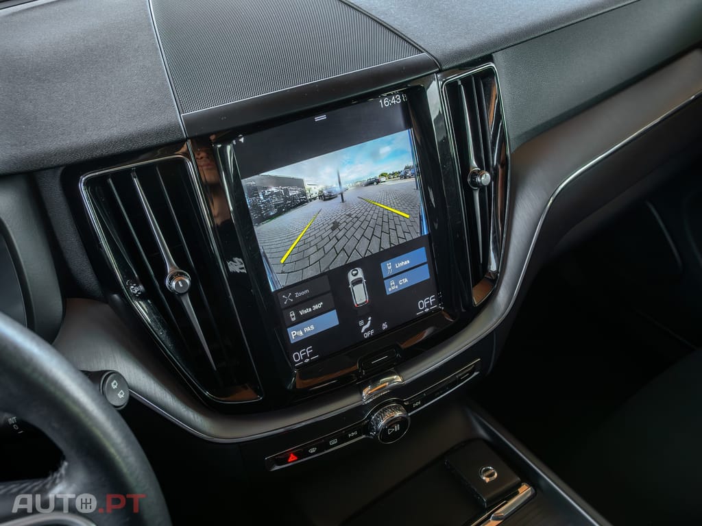 Volvo XC60 2.0 T8 PHEV Momentum Plus AWD