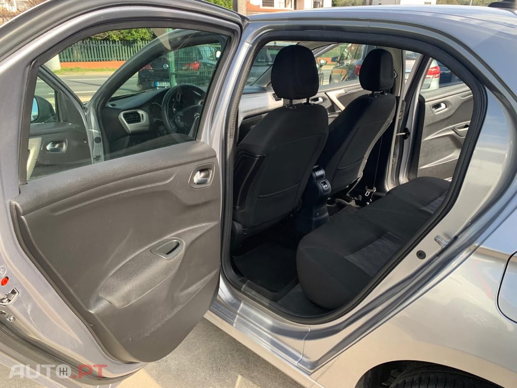 Citroen C-Elysée 1.2 PureTech Shine