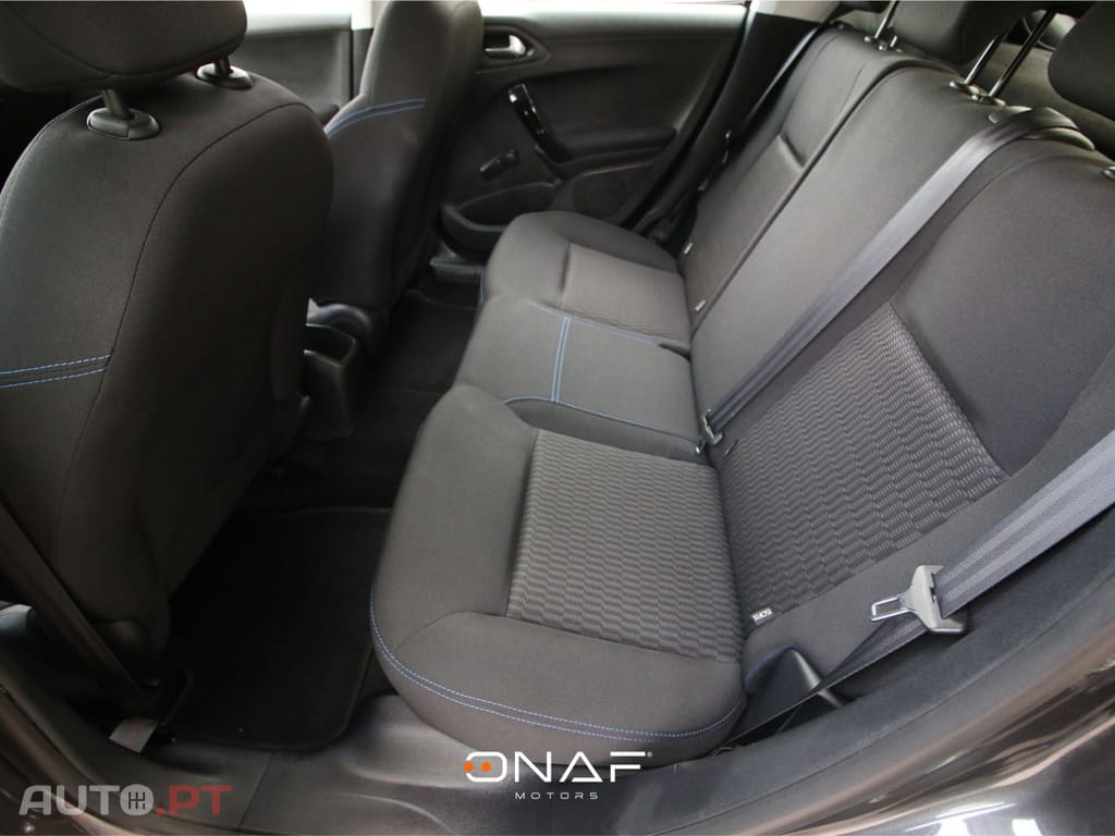 Peugeot 208 1.2 PureTech Signature