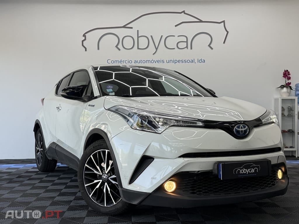 Toyota C-HR 1.8 Hybrid Square Collection