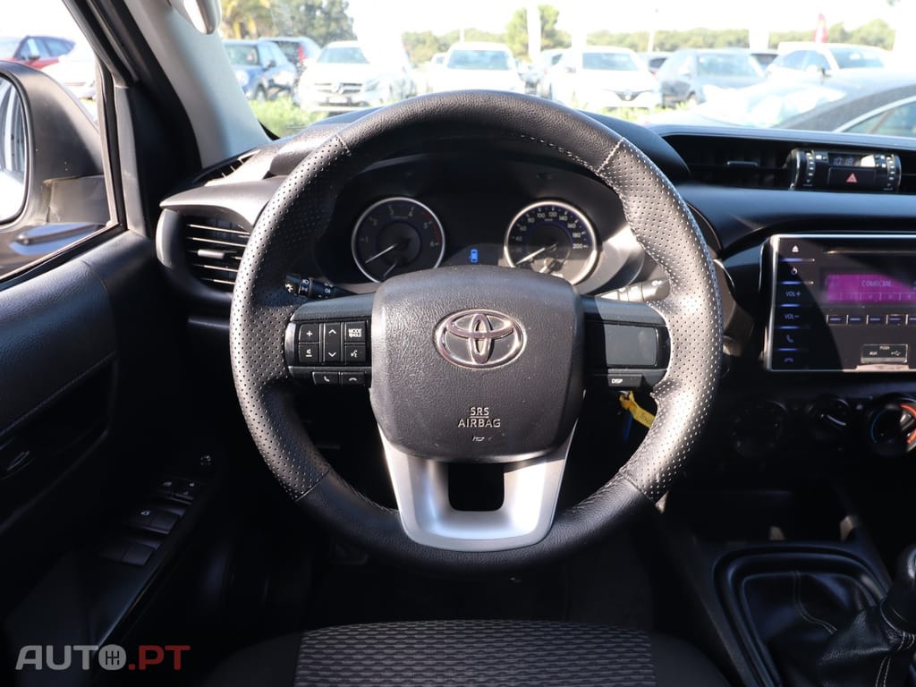 Toyota Hilux 2.4D LN105L CX MADEIRA