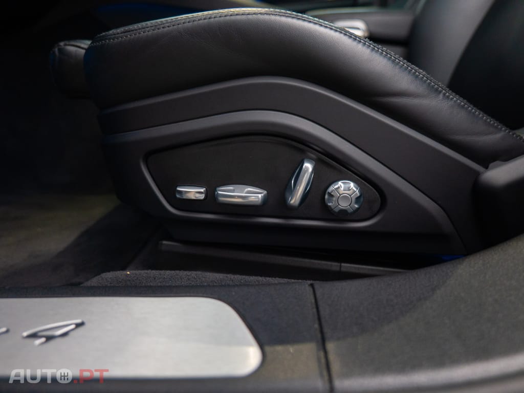 Porsche Panamera 4 E-Hybrid