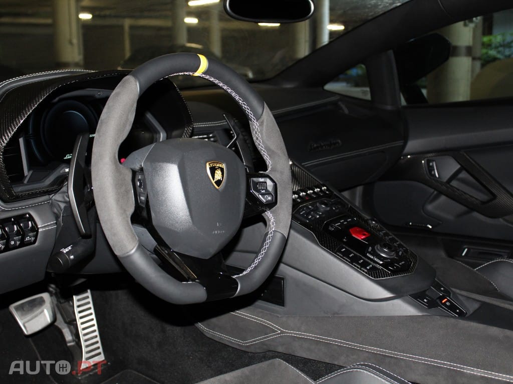 Lamborghini Aventador 6.5 V12 LP740-4 S