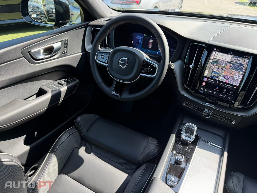Volvo XC 60 2.0 T6 PHEV Black Edition AWD — fotografia 29