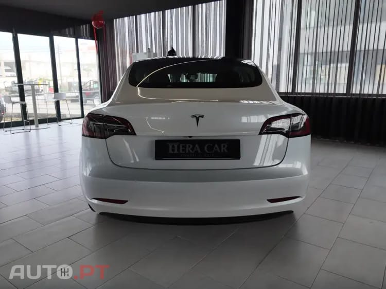 Tesla Model 3 Standard Range Plus RWD