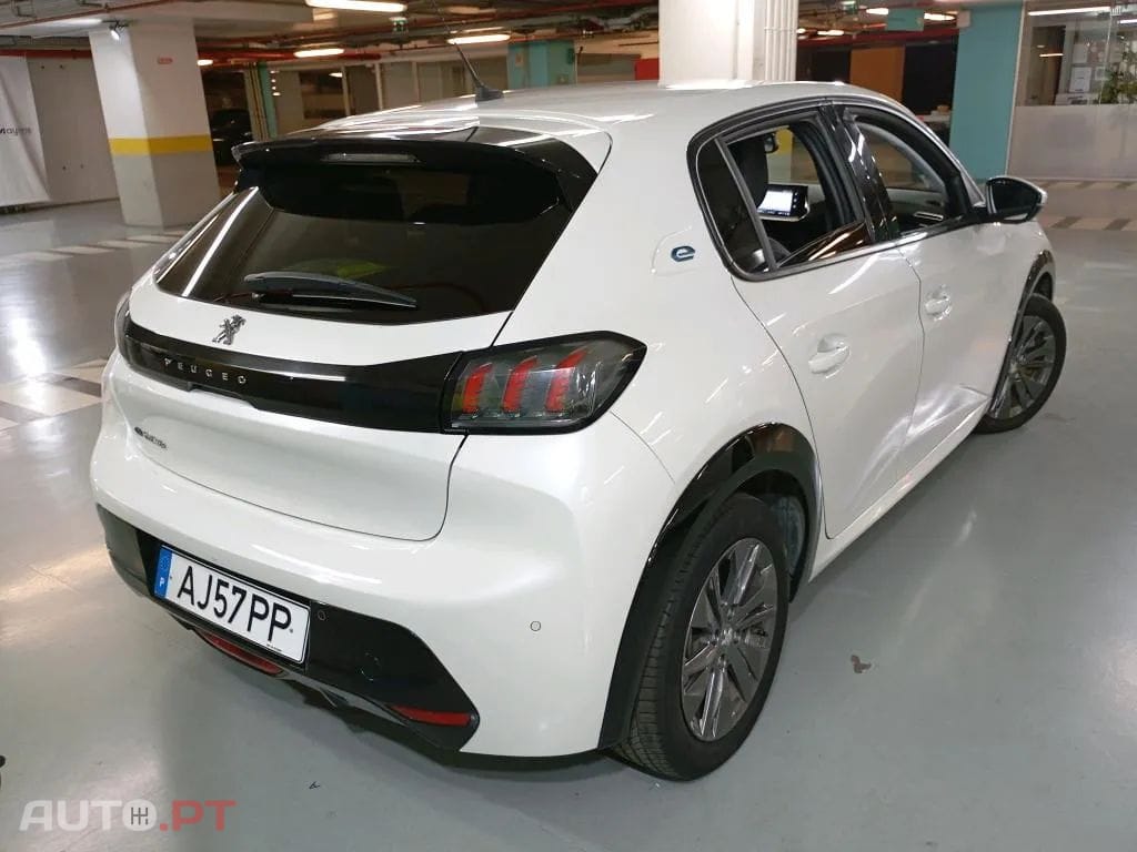 Peugeot E-208 50 kWh Allure