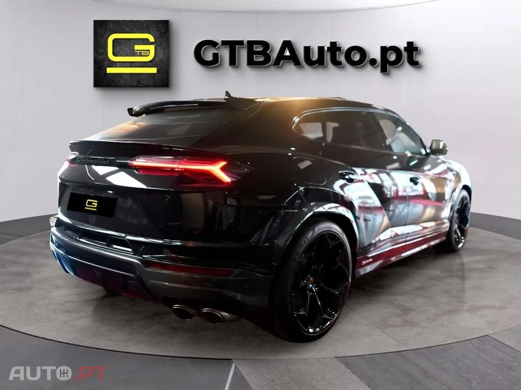 Lamborghini Urus Performante AKRAPOVIC Full Carbon