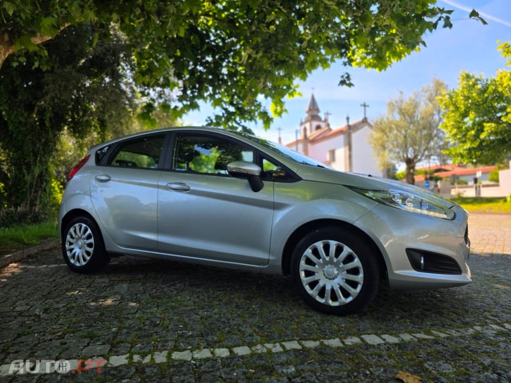 Ford Fiesta 1.0 EcoBoost S&S TITANIUM