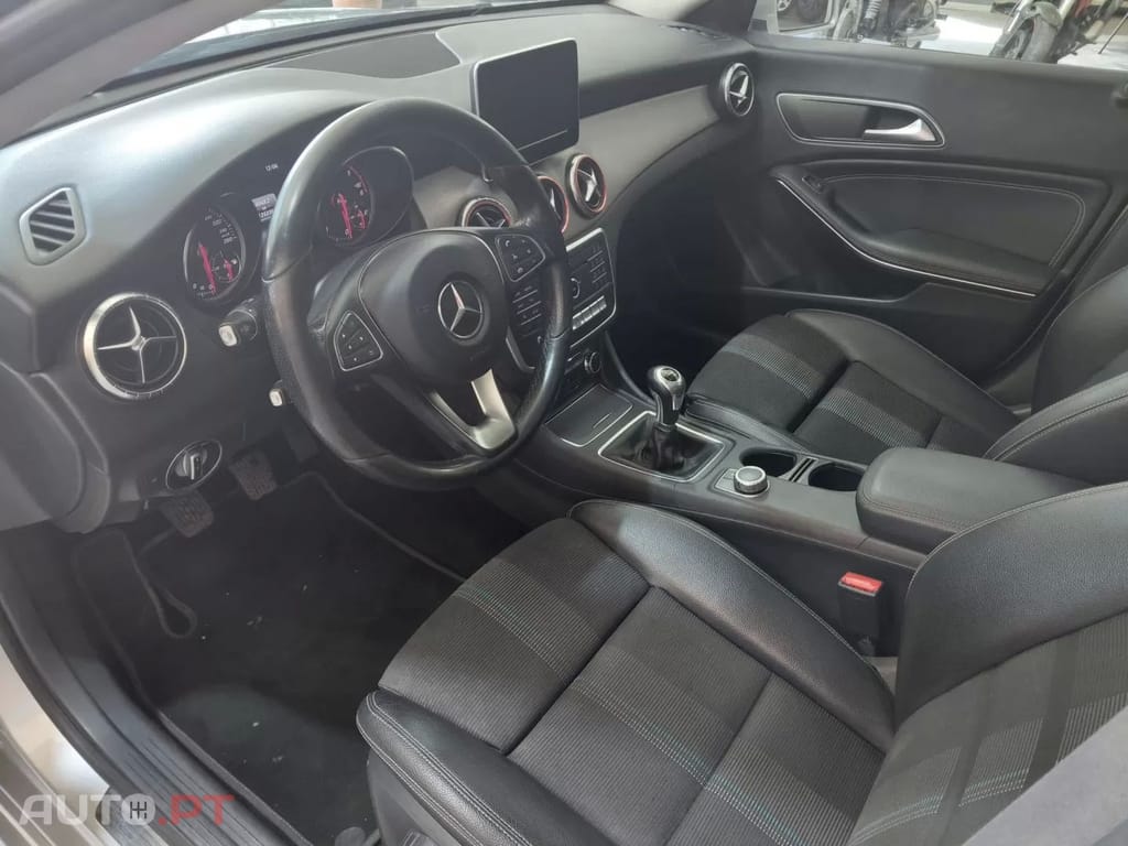 Mercedes-Benz CLA 180 d Urban