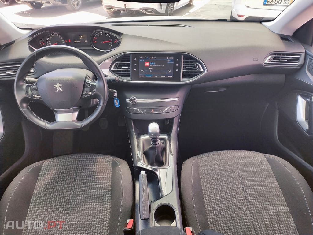 Peugeot 308 1.5 BlueHDi Business Line
