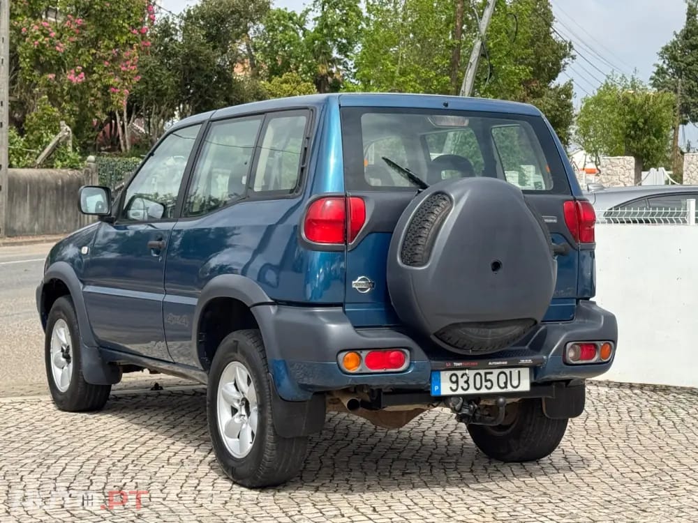 Nissan Terrano Outro
