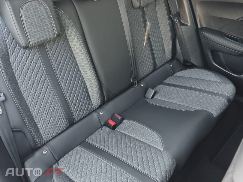 Peugeot 2008 TURBO 100 Allure