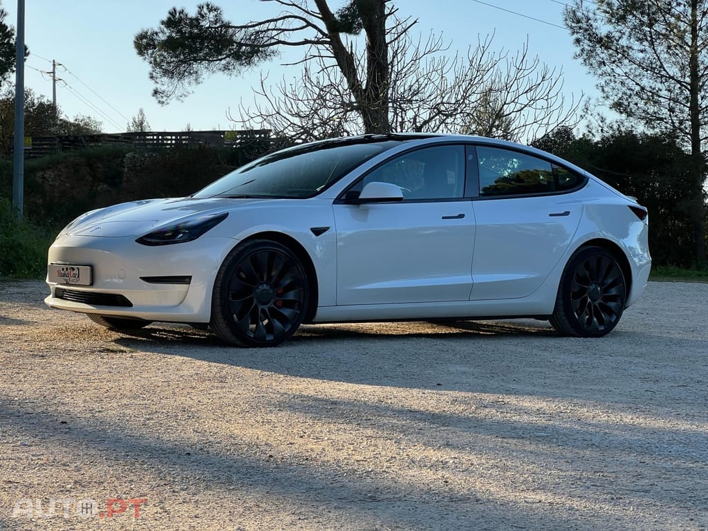 Tesla Model 3 Standard Range Plus RWD