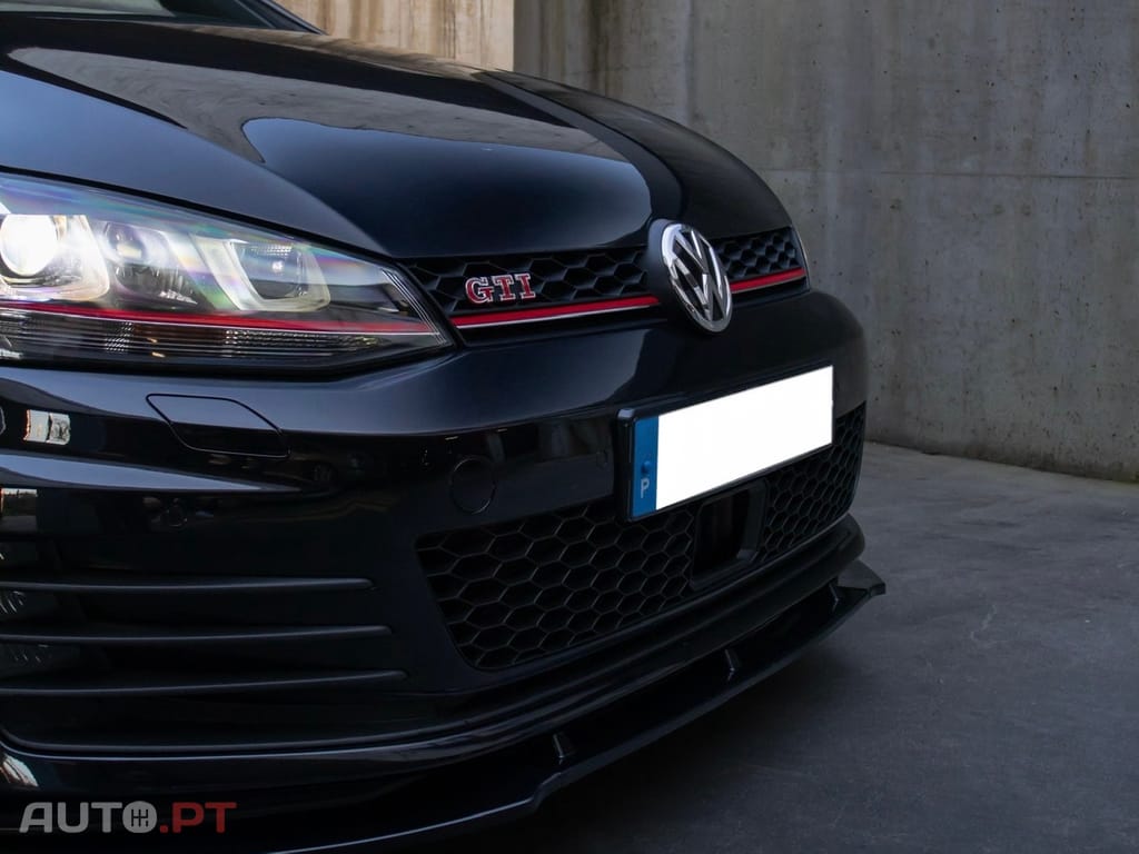 Volkswagen Golf GTI Performance BlueMotion DSG