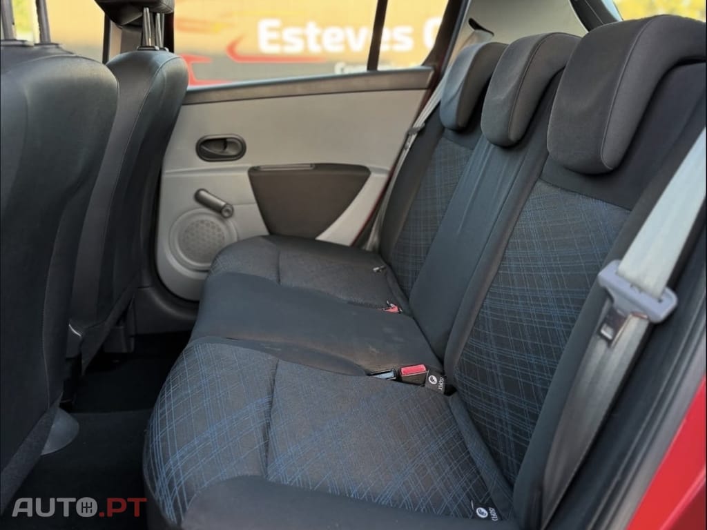 Renault Clio 1.2 16V Confort Authentique