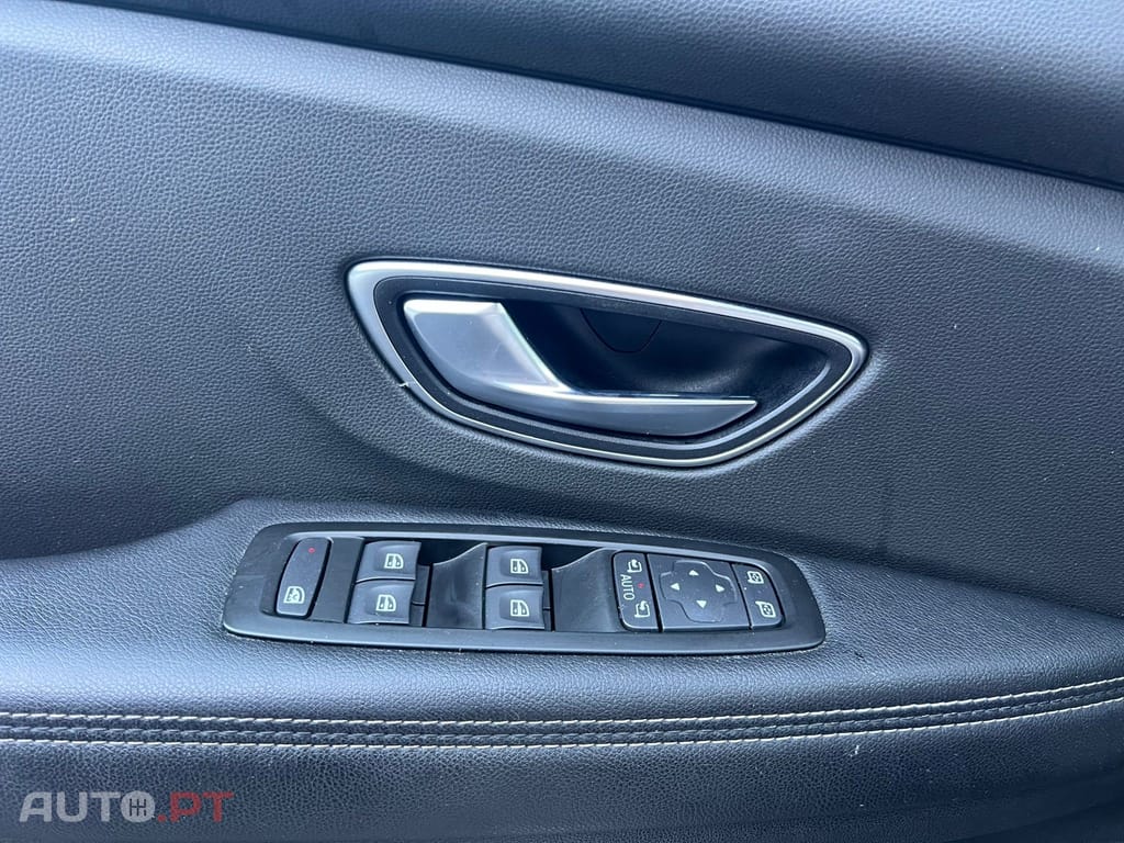 Renault Scénic 1.6 dCi Confort 7 LUGARES
