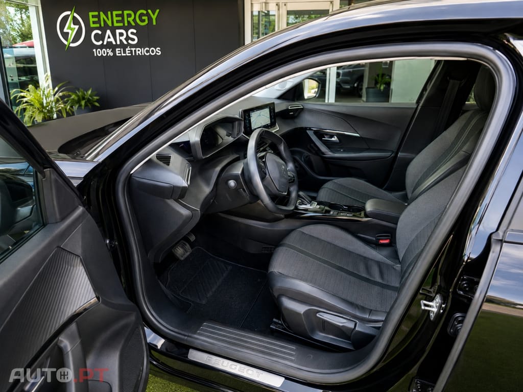 Peugeot E-2008 50 kWh Allure Pack