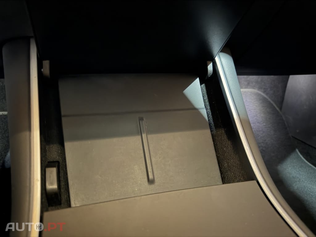 Tesla Model 3 Standard Range Plus RWD