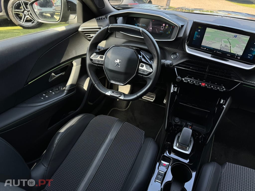 Peugeot E-2008 50 kWh GT