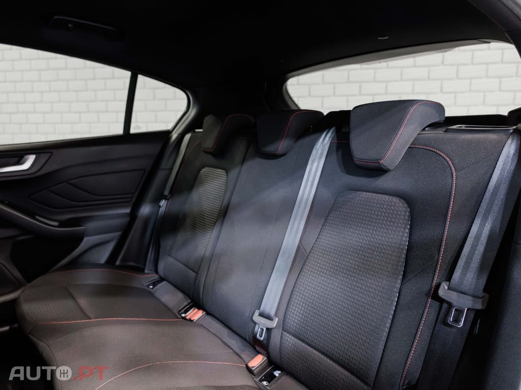 Ford Focus 1.0 EcoBoost MHEV ST-Line