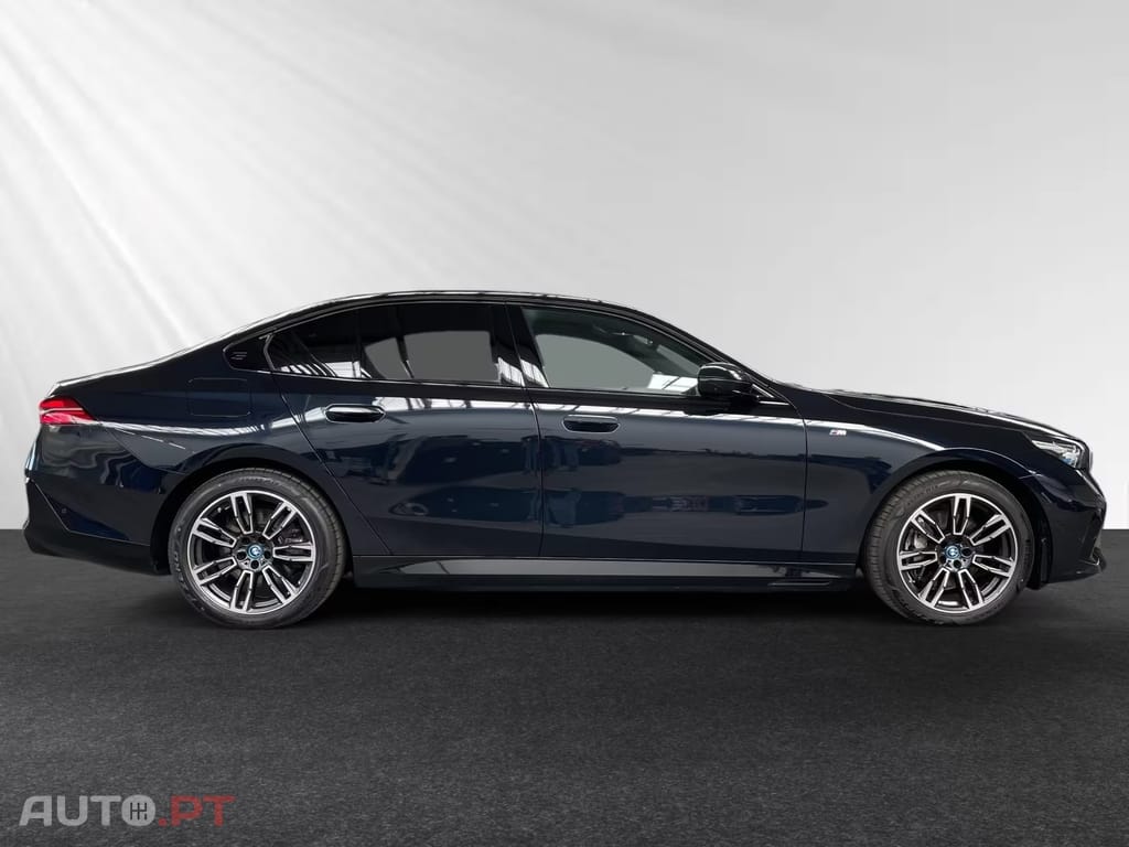 BMW i5 xDrive40