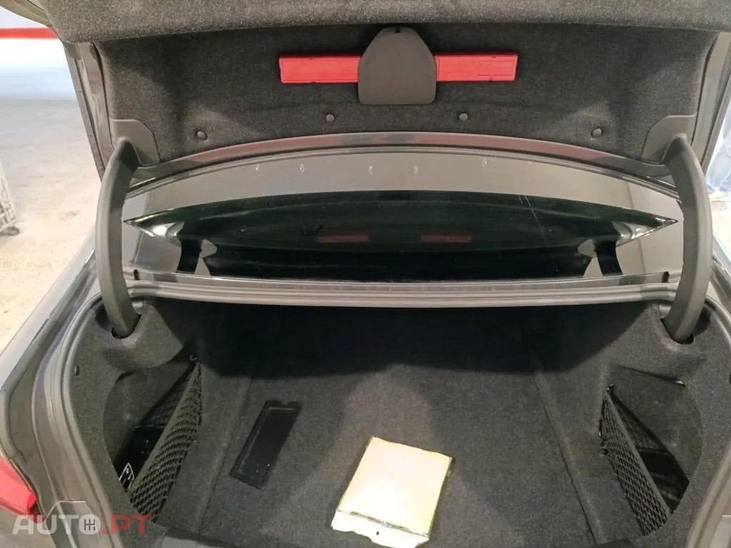 BMW 320 i Line Sport Auto