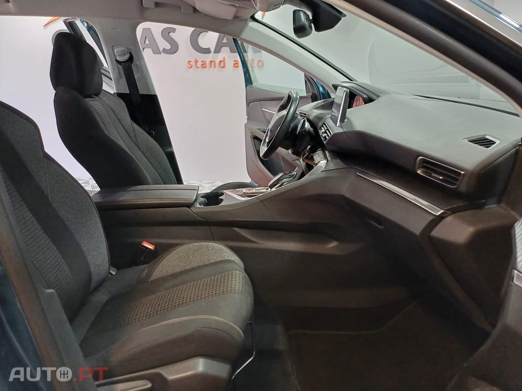 Peugeot 5008 1.2 PureTech Allure EAT8