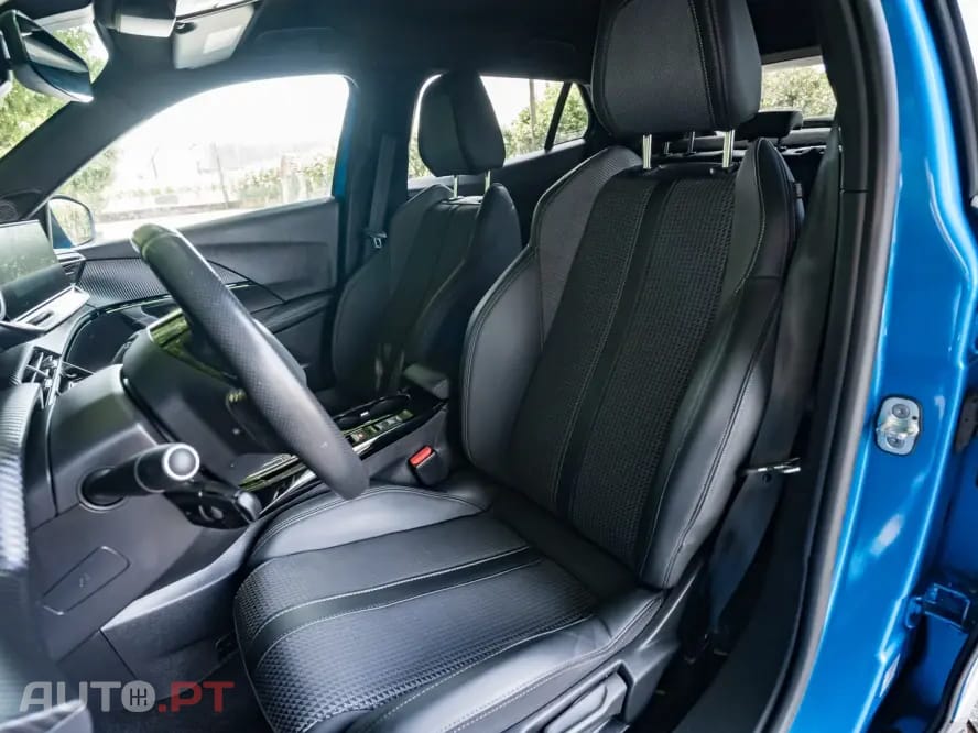 Peugeot E-2008 50 kWh GT