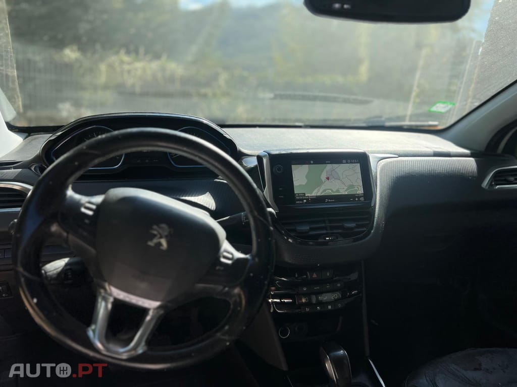 Peugeot 2008 1.2 Pure tech