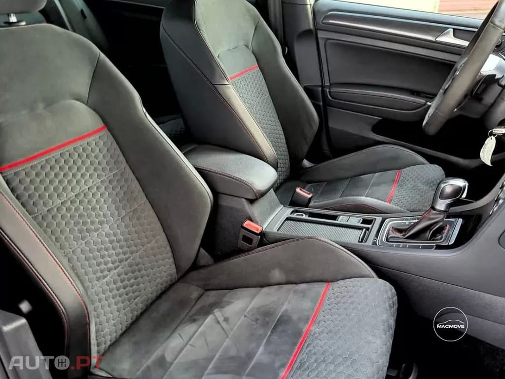 Volkswagen Golf 2.0 TSI GTI Performance