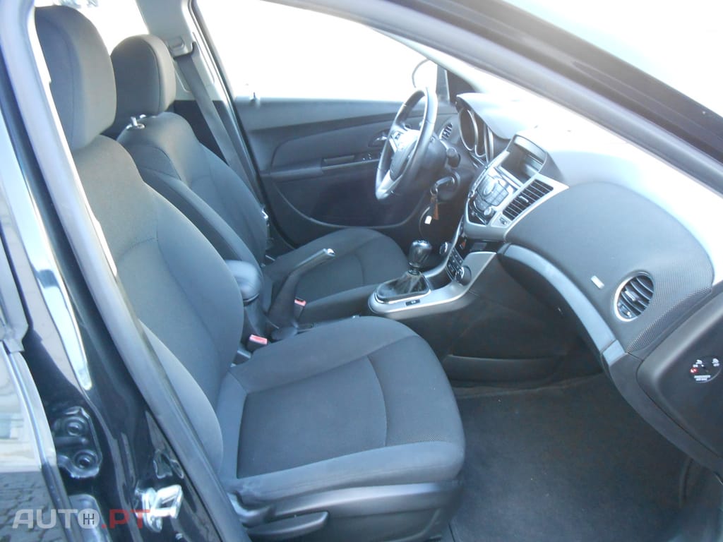 Chevrolet Cruze 1.6 I LT