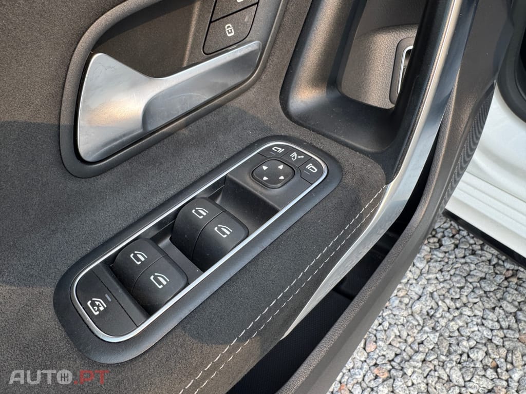 Mercedes-Benz A 250 e AMG Line