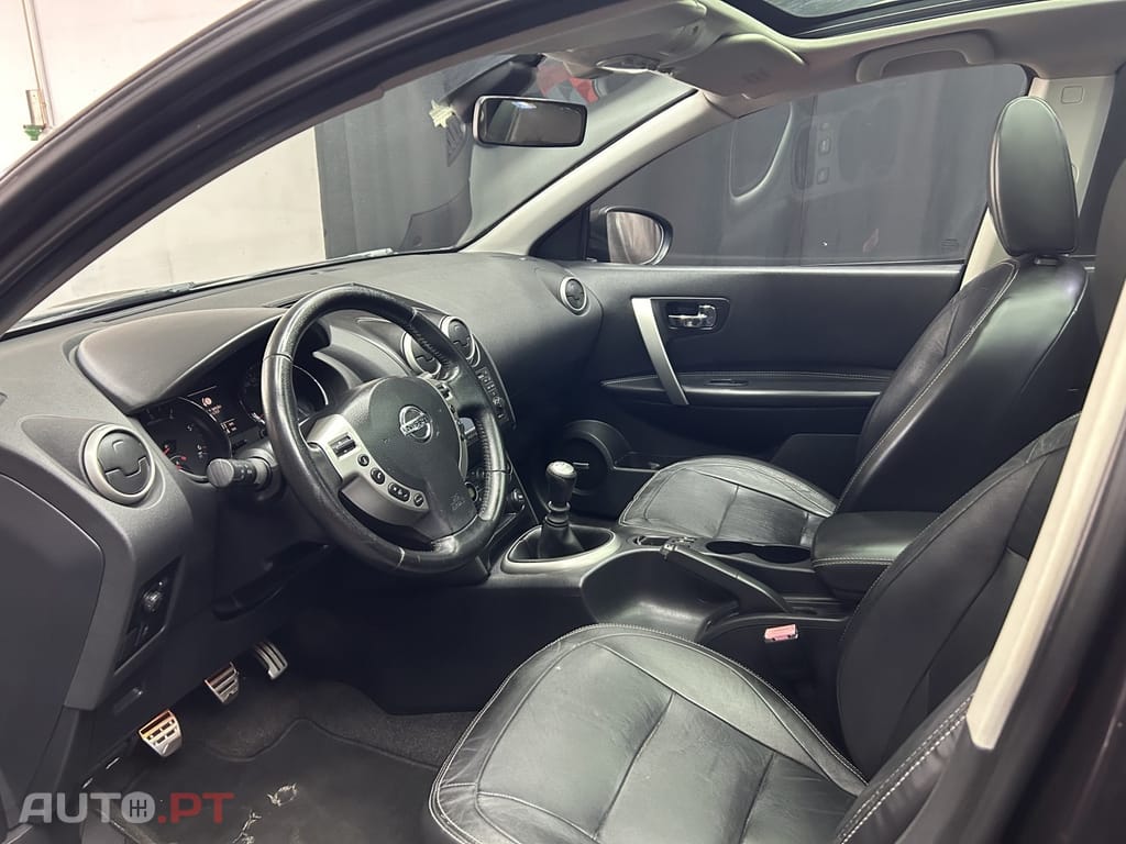 Nissan Qashqai +2 2.0 dCi Tekna Pele Preto — fotografia 9