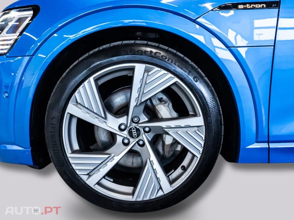 Audi E-Tron I.V.A DEDUTÍVEL 55 S LINE BLACK