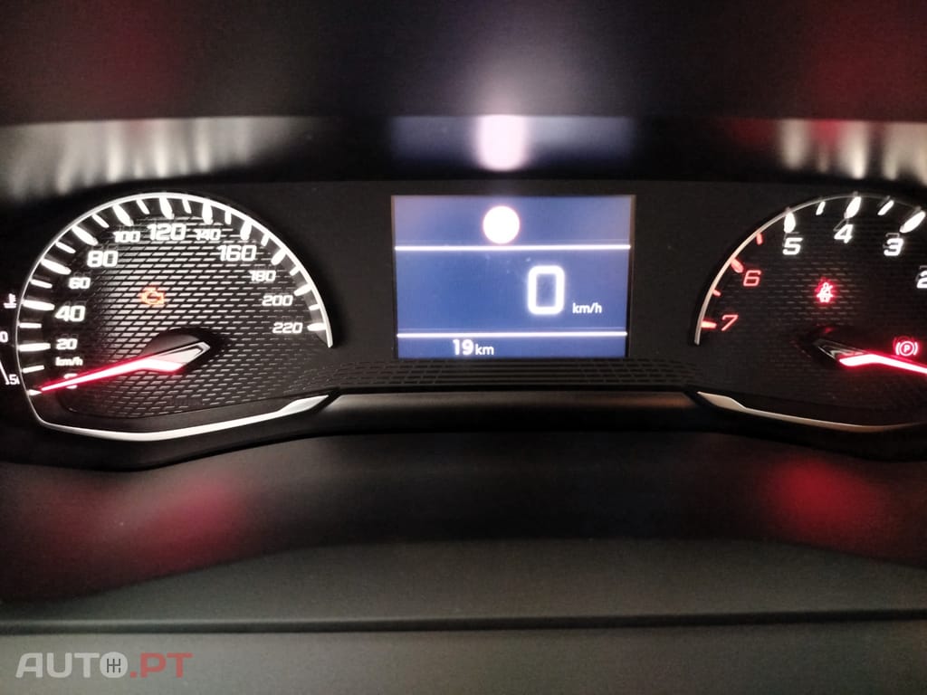 Peugeot 2008 STYLE 1.2 Puretech 100cv