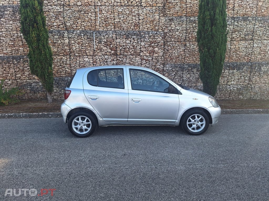 Toyota Yaris 1.0 Luna